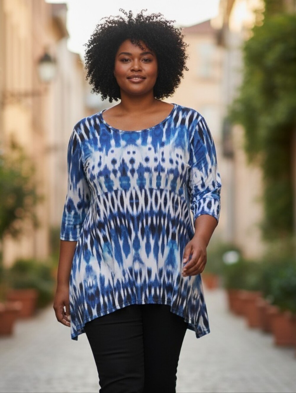 Chicos Travelers 3 Blue and White Patterned Scoop-Neck Tunic Sz XL WT13